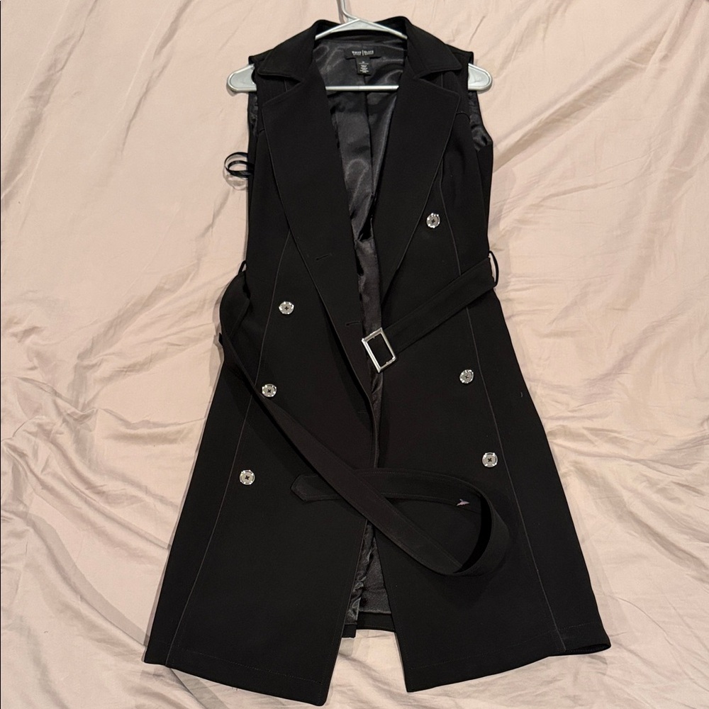 Elegant Black Sleeveless Trench Dress